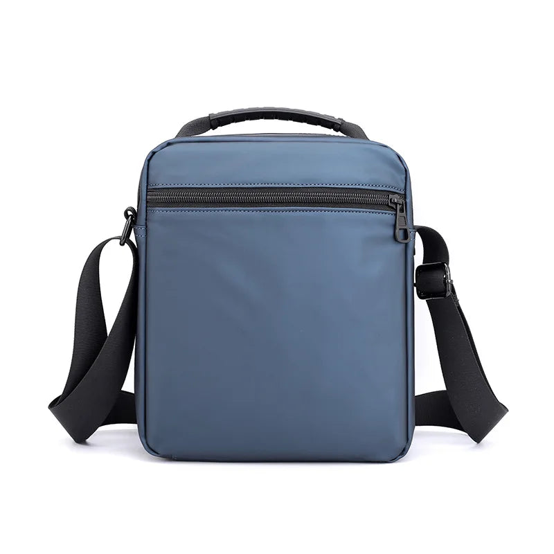 Man Classic Messenger Bag